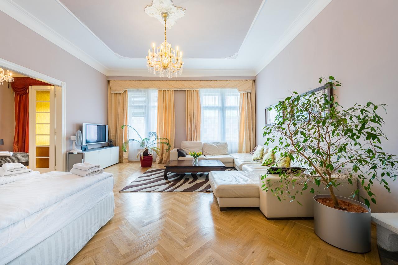 Wenceslas Square Apartment Prága Kültér fotó